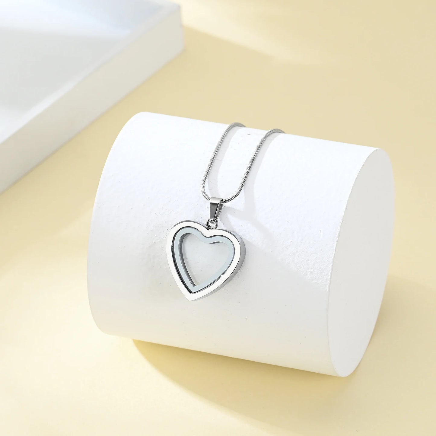 Glass Heart Urn Necklace for Ashes Women Love Heart Cremation Jewelry for Ashes Keepsake Memorial Jewelry